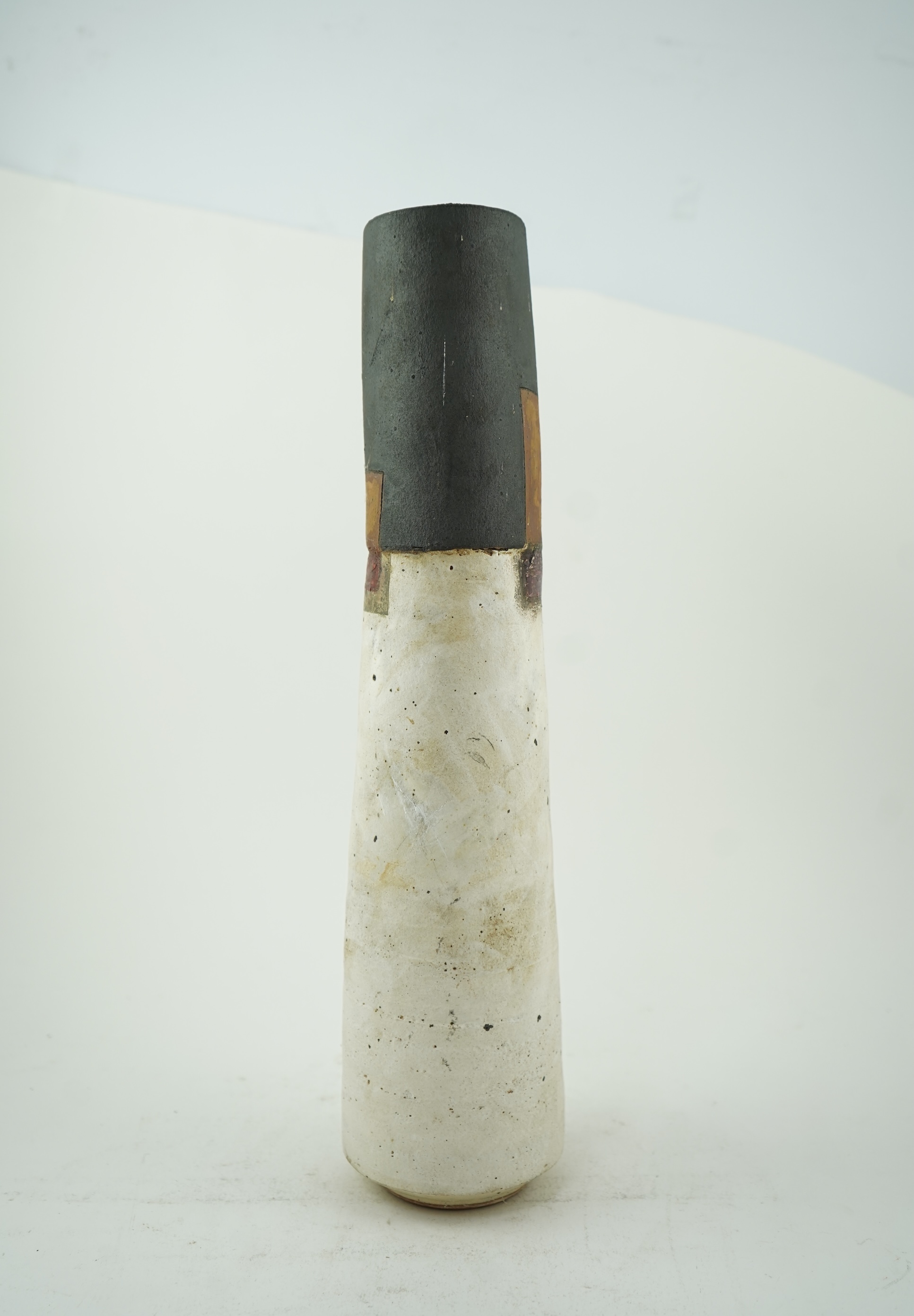 Robin Welch (1936-2019): A tall cylindrical vase